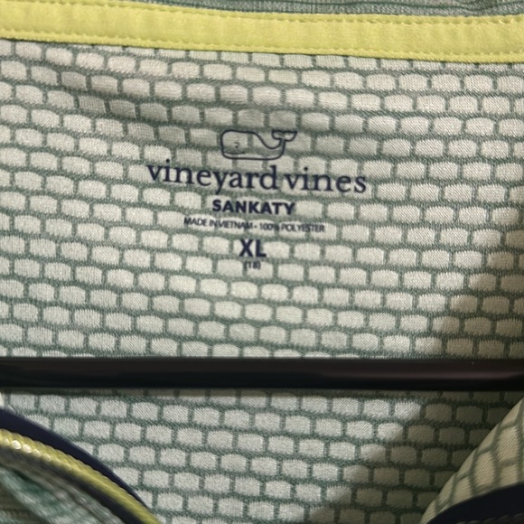 EUC Vineyard Vines Boys Performance Sankaty Quarter Zip Pullover XL (18) - Picture 2 of 5